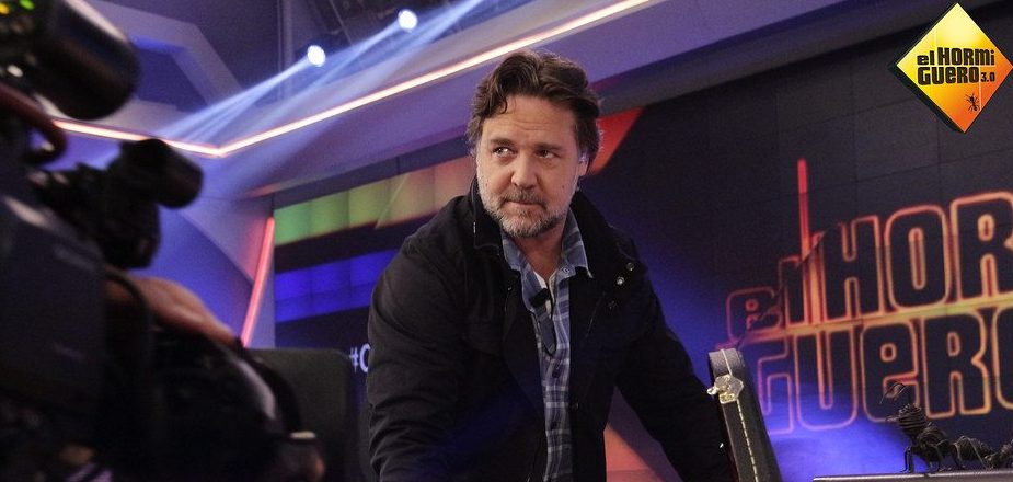 Russell Crowe at the live TV show.