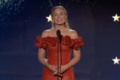 Margot Robbie at an award show.
