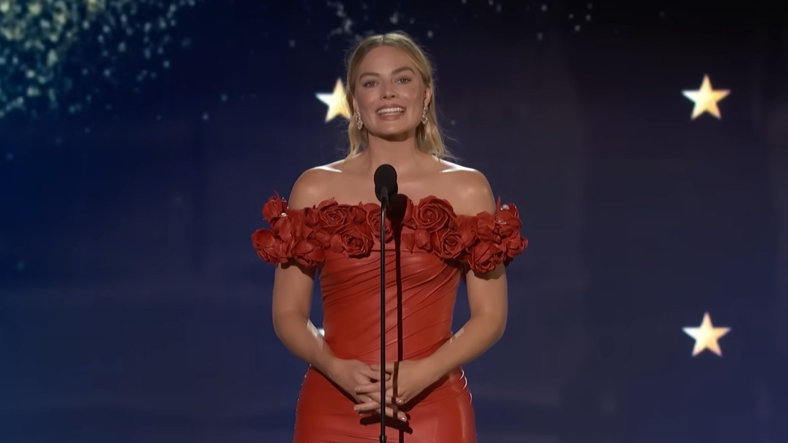 Margot Robbie at an award show.