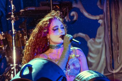 Chappell Roan performing live.