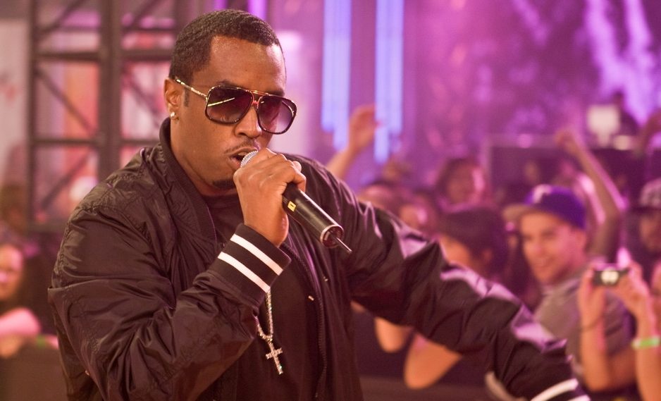 Sean Diddy Combs performing; live.