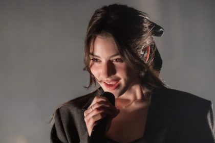 Gracie Abrams performing live