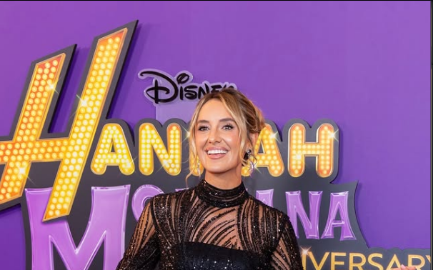 Lainey Wilson at an event.