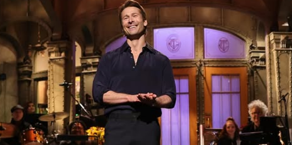 Glen Powell.