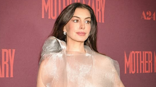 Anne Hathaway at the film premiere.
