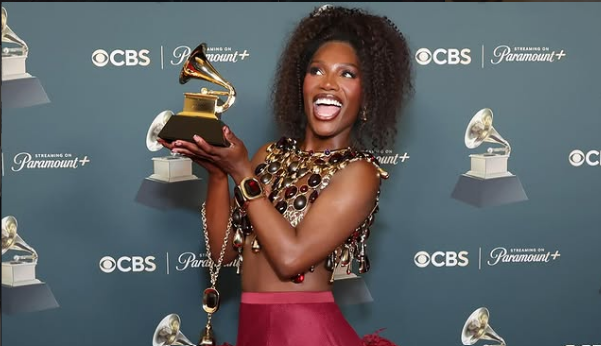Doechii at an award show.