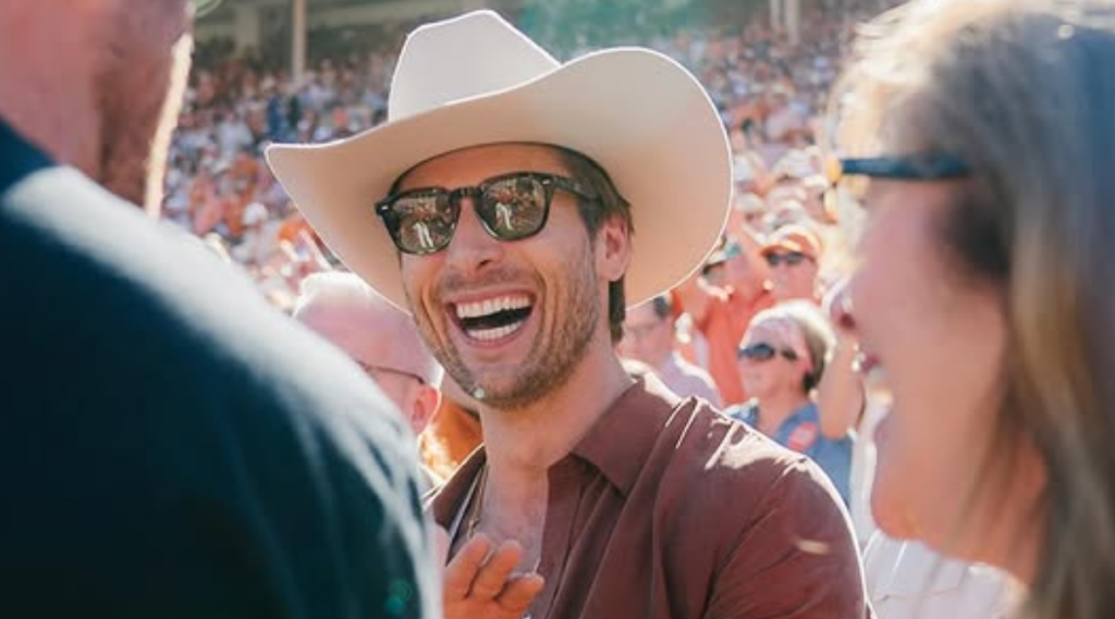 Glen Powell.