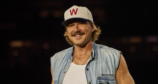 Morgan Wallen performing live.