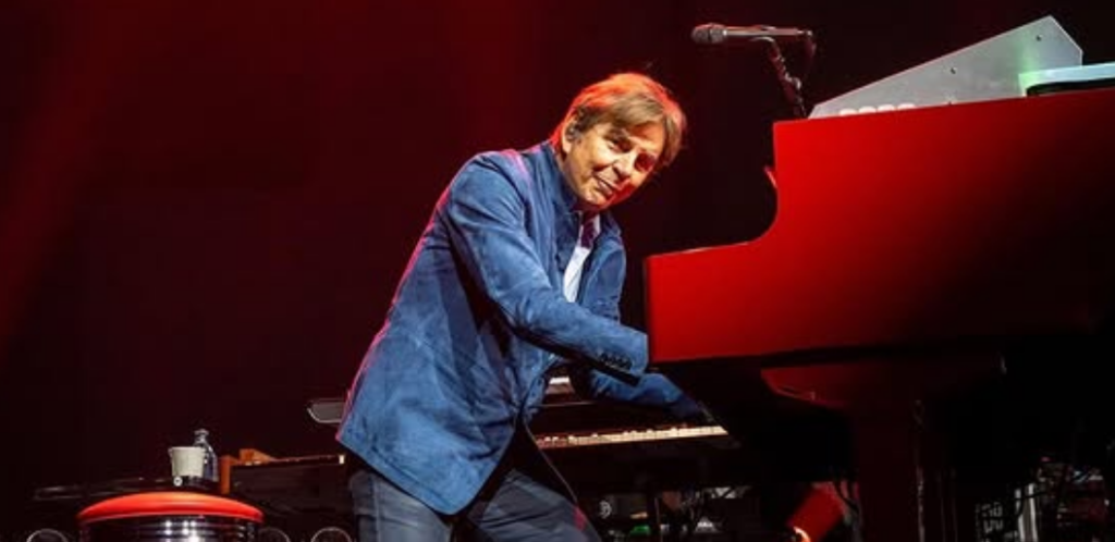Jonathan Cain performing live.